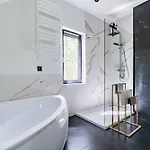 Glow Apartments - Dom Ostoja Rekownica, Kaszuby na 10 osób z sauną i balią * Bedomin